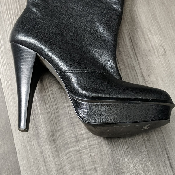 Reposh, cute pair of Calvin Klein boots - Picture 8 of 8